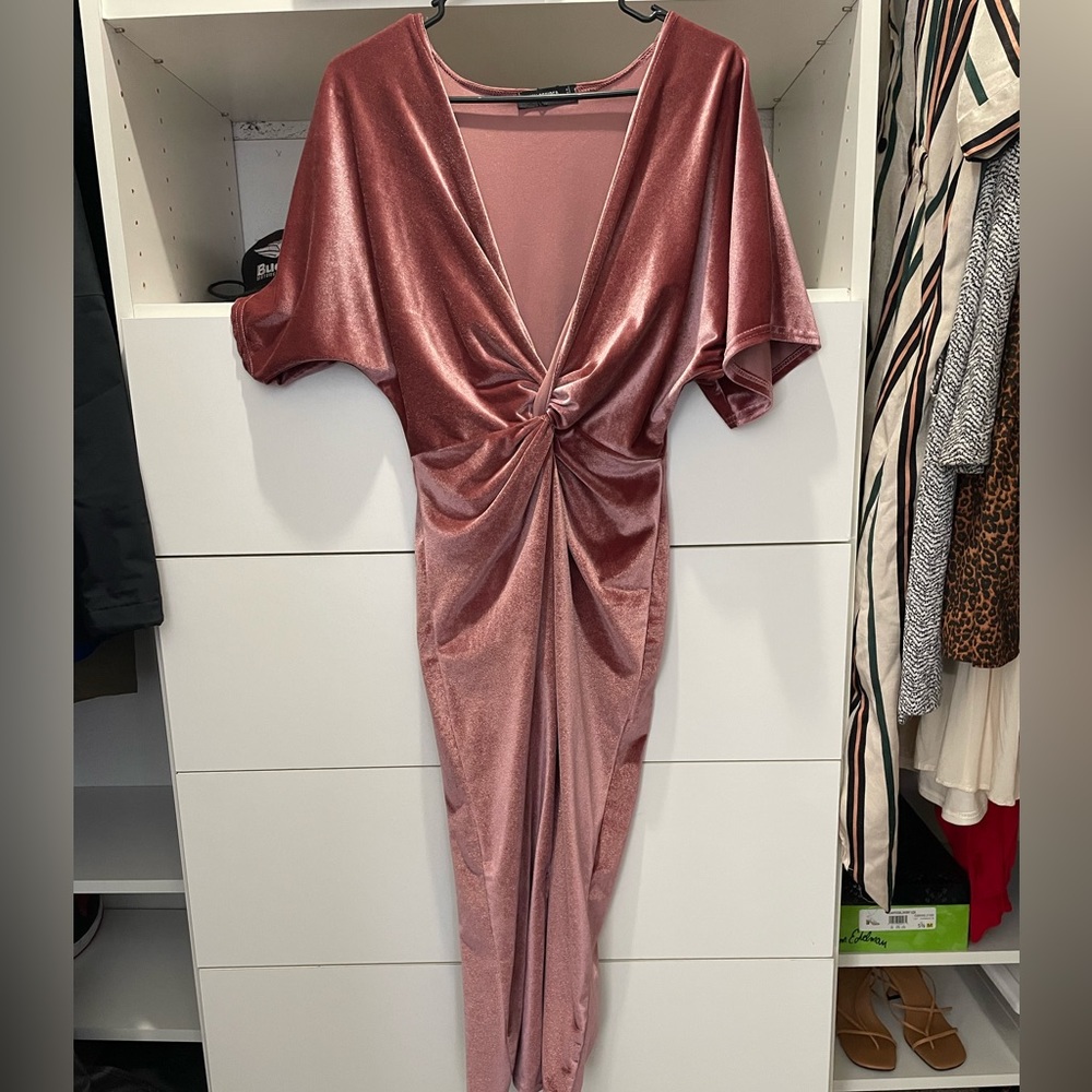 Dusty rose crushed velvet midi dress.